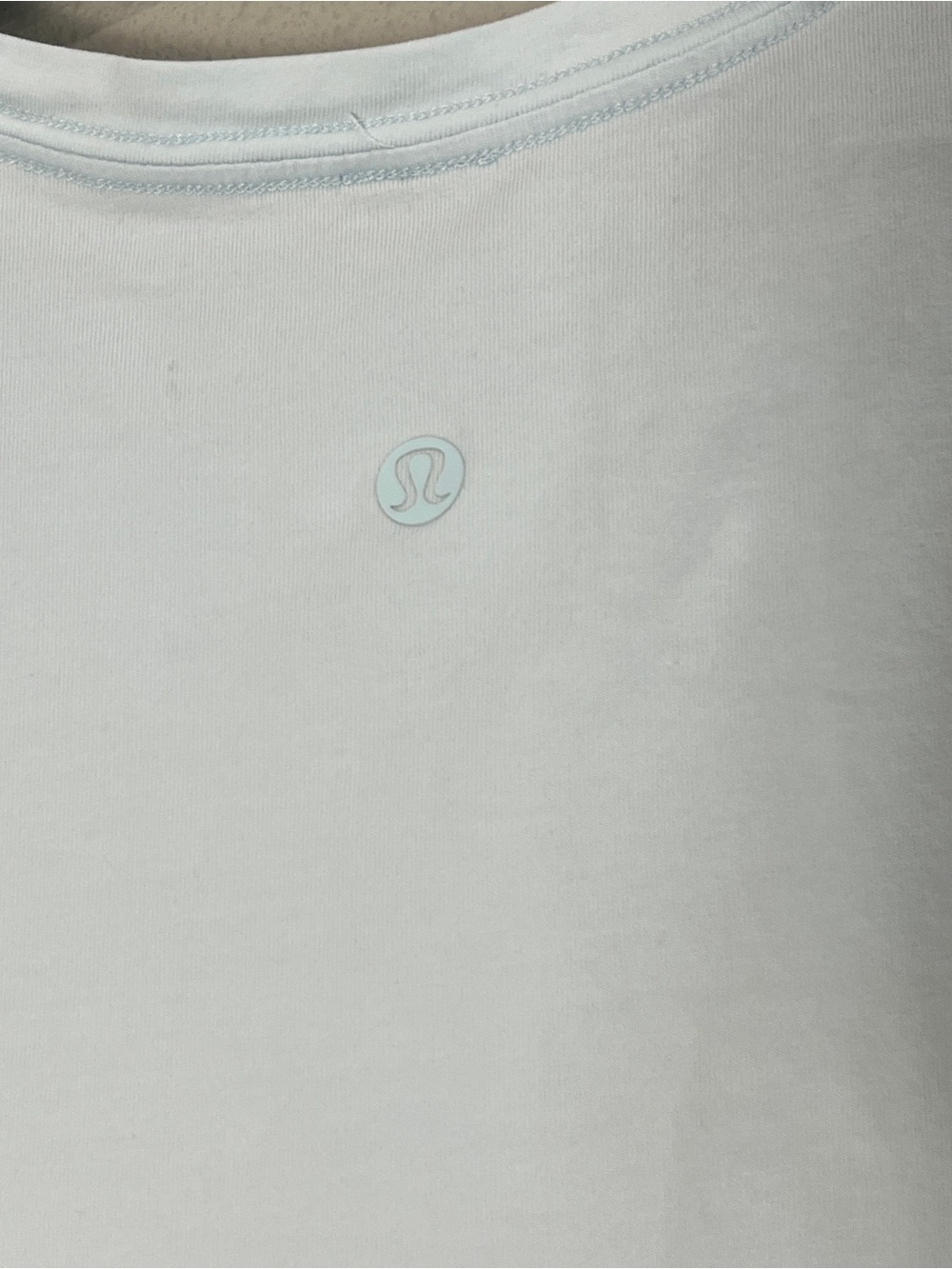 Lululemon love crew neck tshirt in delicate mint size 8 - Picture 4 of 4